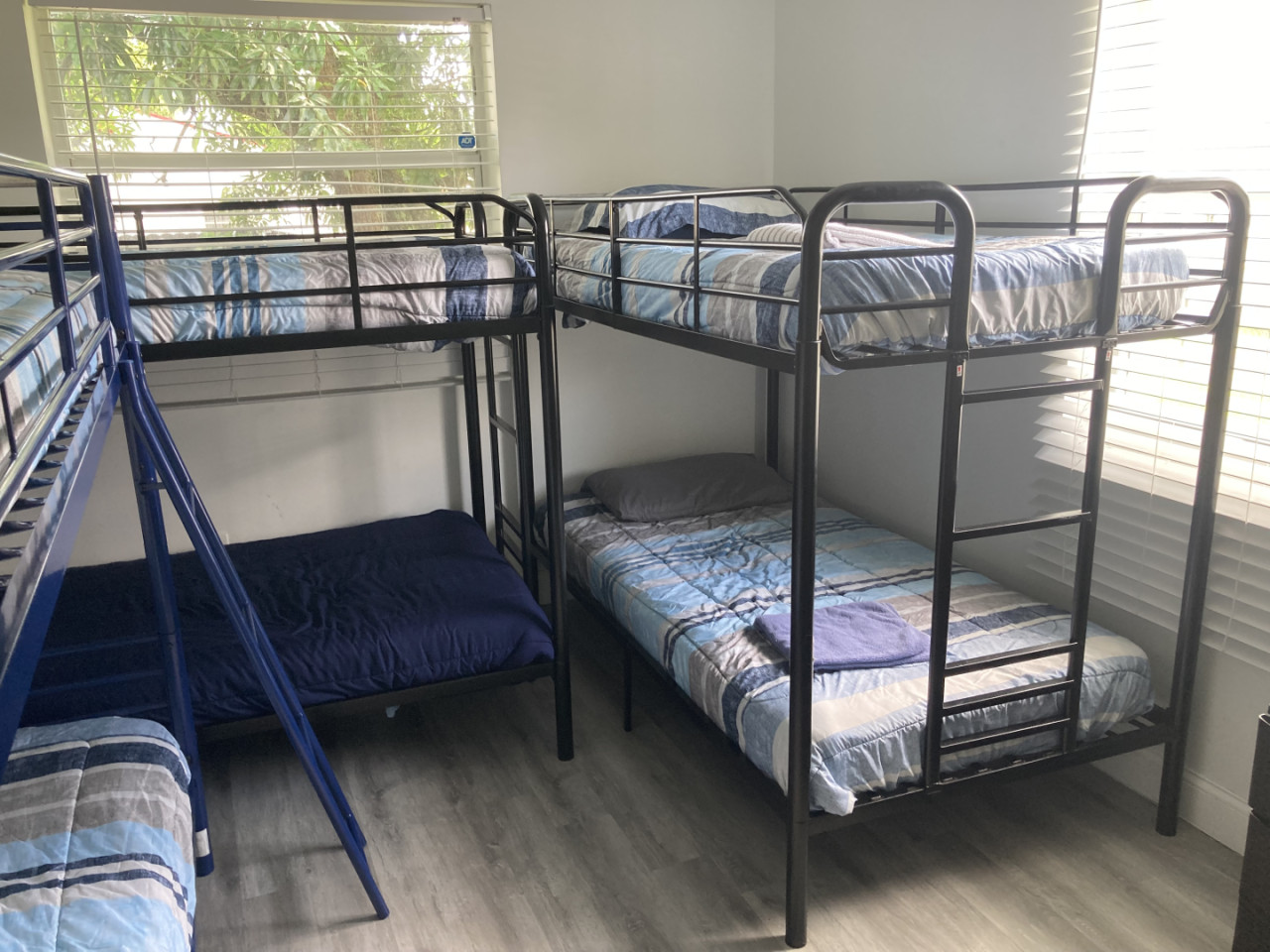 Bed In A 6-Bed Mixed Gender Room - Spacious House w/ relaxing neighborhood nearby West Buena Vista Park - Gallery - 19