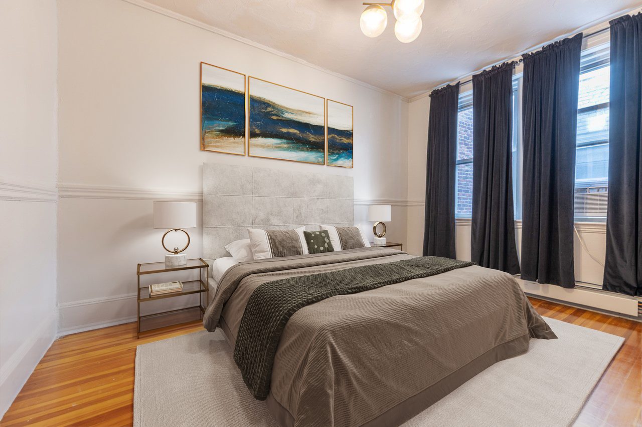#369: North End - Queen Bedroom A - 8