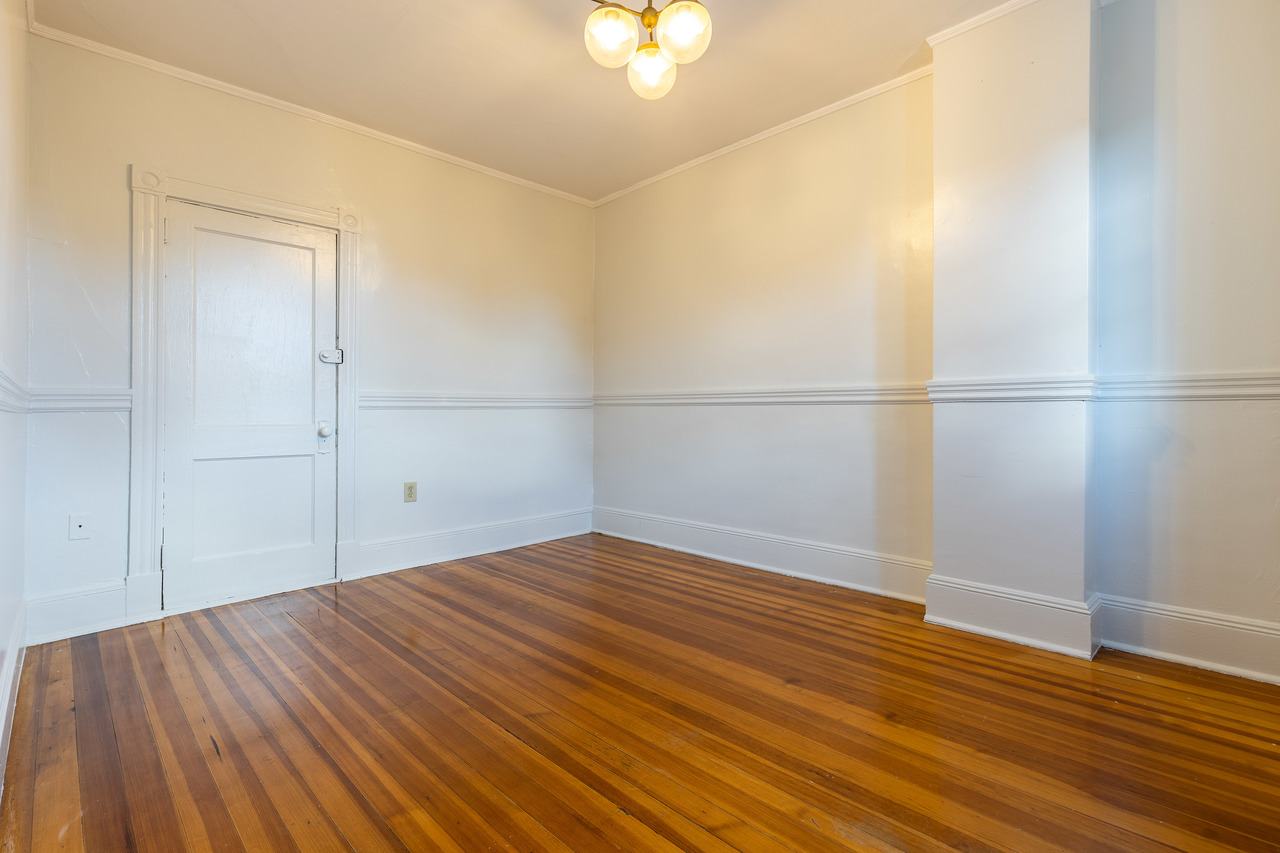 #369: North End - Full Bedroom C - 4