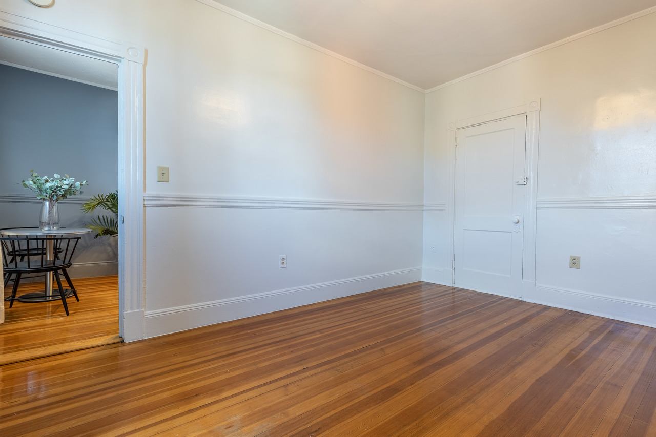 #369: North End - Full Bedroom C - 5