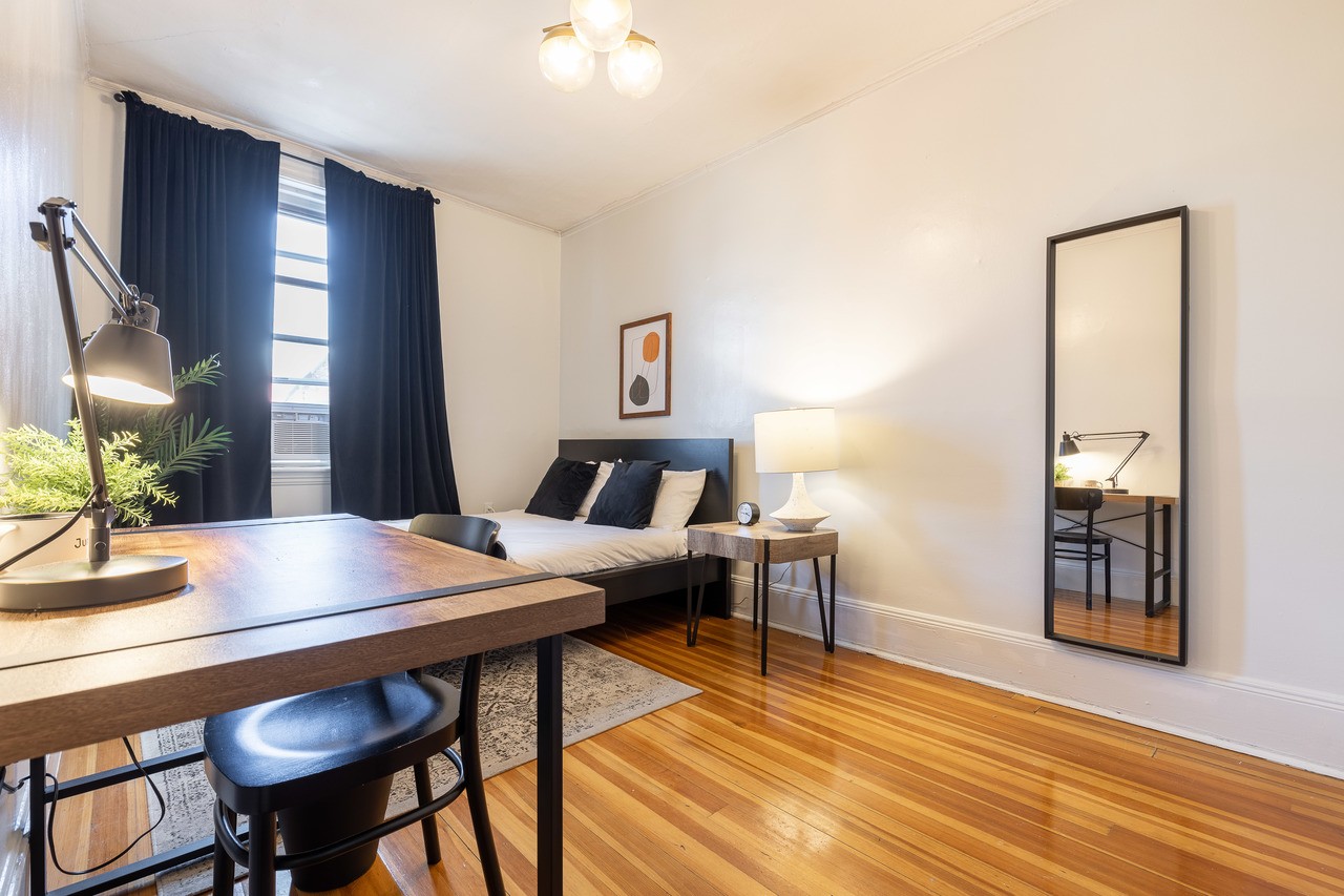 #369: North End - Queen Bedroom B - #369: North End - Gallery - 13
