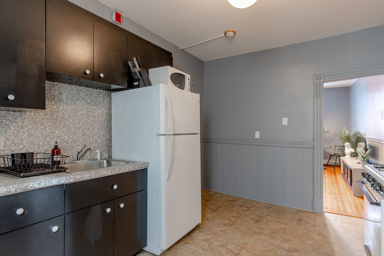 #369: North End - Queen Bedroom B - #369: North End - Gallery - 8