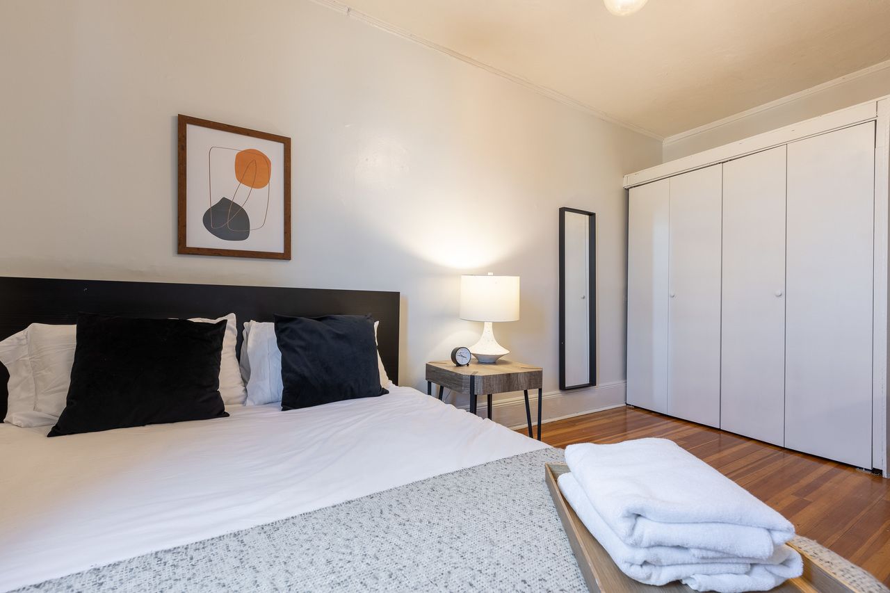  #369: North End - Queen Bedroom B  -  #369: North End  - Gallery -  2