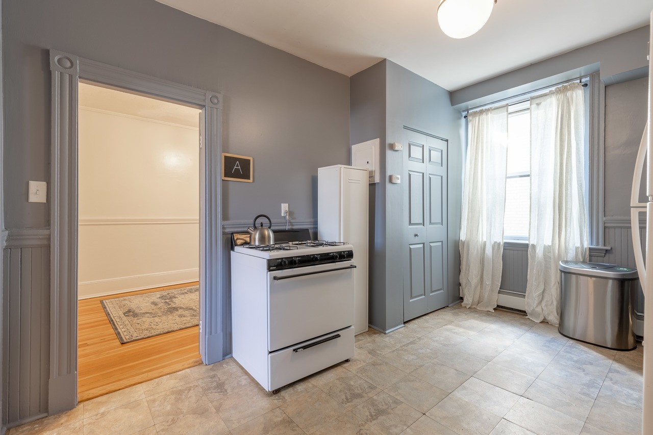 #369: North End - Queen Bedroom B - #369: North End - Gallery - 10