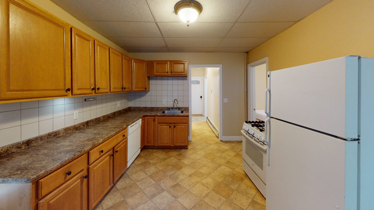 #1298: Central Square (Cambridge) - Full Bedroom C - 6