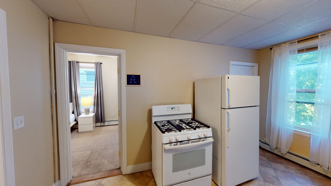 #1298: Central Square (Cambridge) - Full Bedroom C - 4