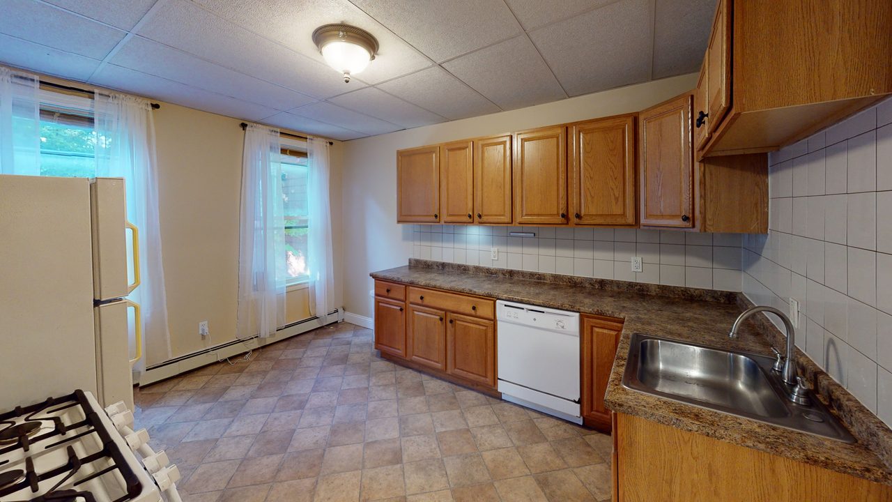 #1298: Central Square (Cambridge) - Full Bedroom C - 5