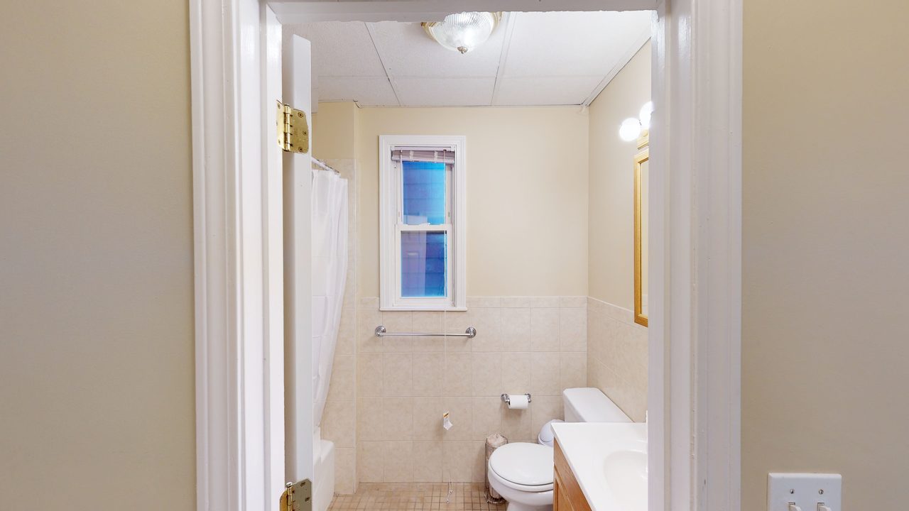 #1298: Central Square (Cambridge) - Full Bedroom C - 3