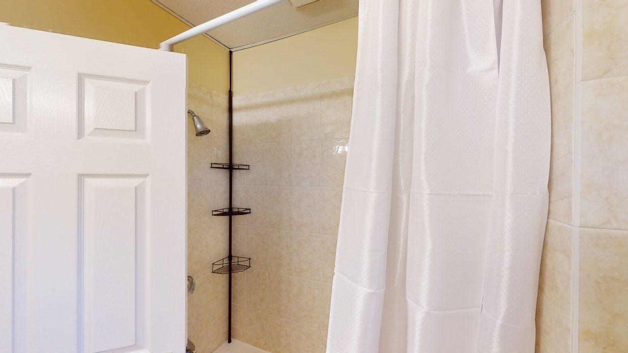 #1298: Central Square (Cambridge) - Full Bedroom C - 2