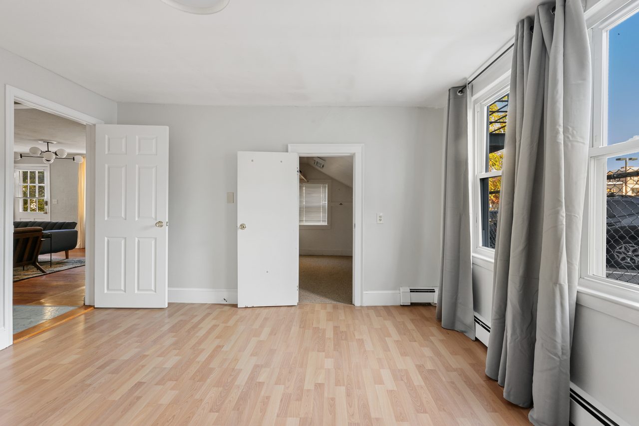  #775: Newton Corner - Queen Bedroom A  -  #775: Newton Corner  - Gallery -  11
