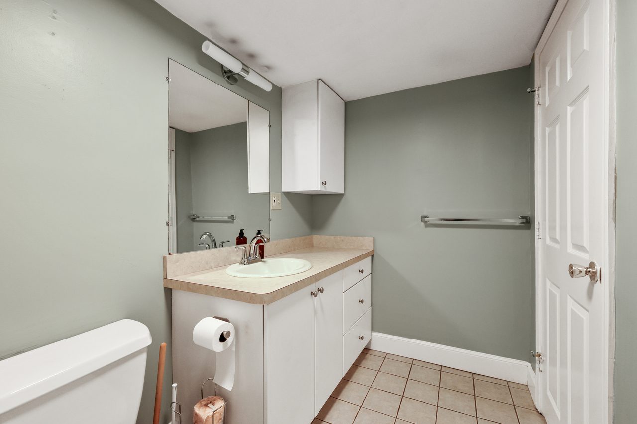  #775: Newton Corner - Queen Bedroom B  -  #775: Newton Corner  - Gallery -  2