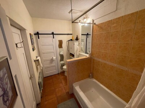 Comfy room in clean 2 bed apartment