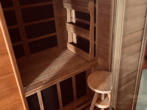 Private Room on Quiet Street 