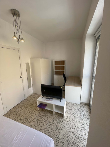 156-4 Calle Teniente Diaz Corpas Habitación 4