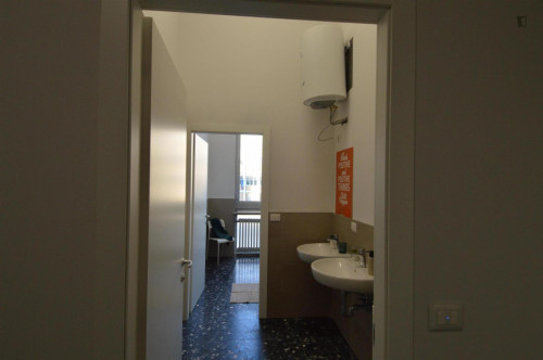 Bright single room in shared flat close to the University of Modena and Reggio Emilia - Gallery - 9