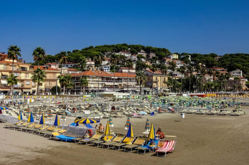Beachy Vibes- 900m from the beach - Gallery - 9