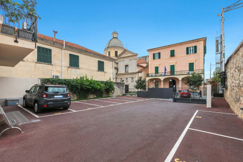 Merlo C - Center & Private Parking