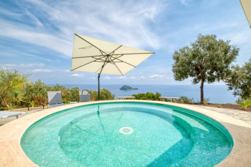 Villa Luce del Sol with Pool - M