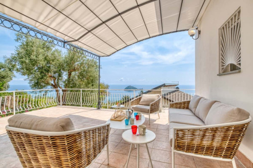 Villa Luce del Sol with Pool - M