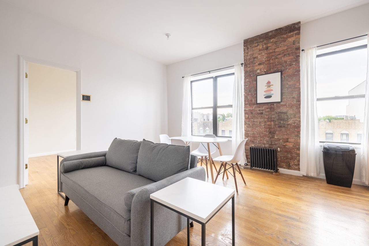 #1327: Crown Heights - Full Bedroom A - 5