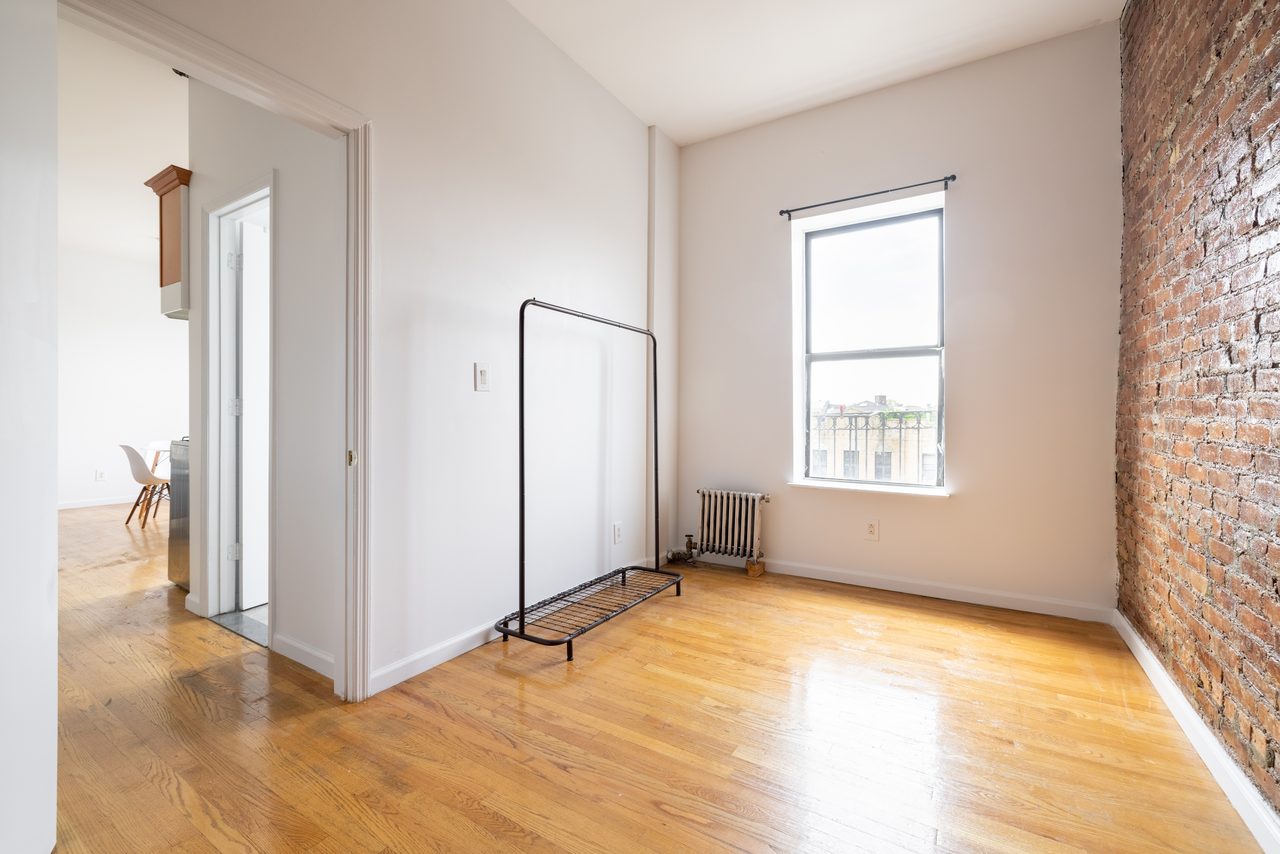 #1327: Crown Heights - Full Bedroom A - 13