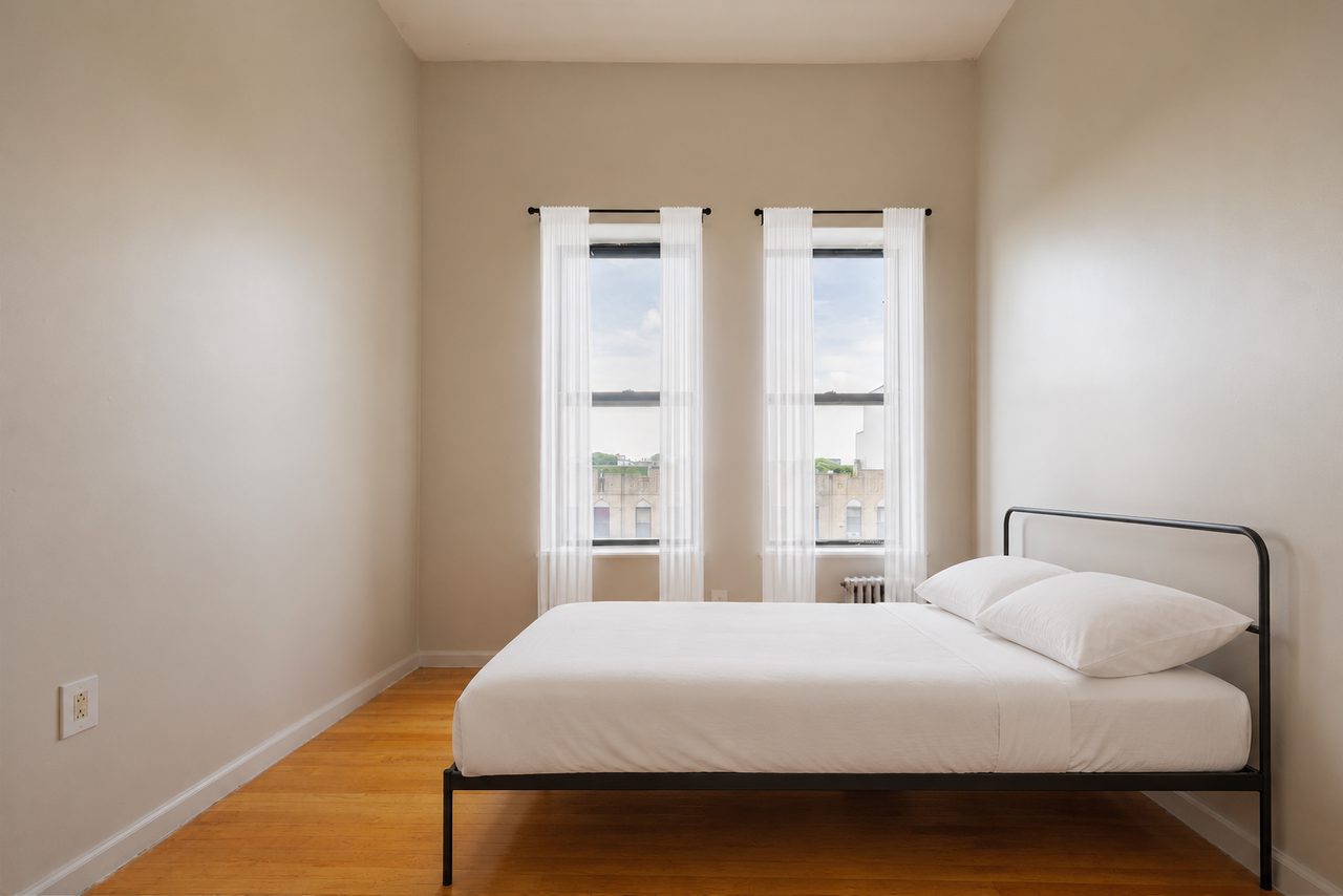 #1327: Crown Heights - Full Bedroom B - 1