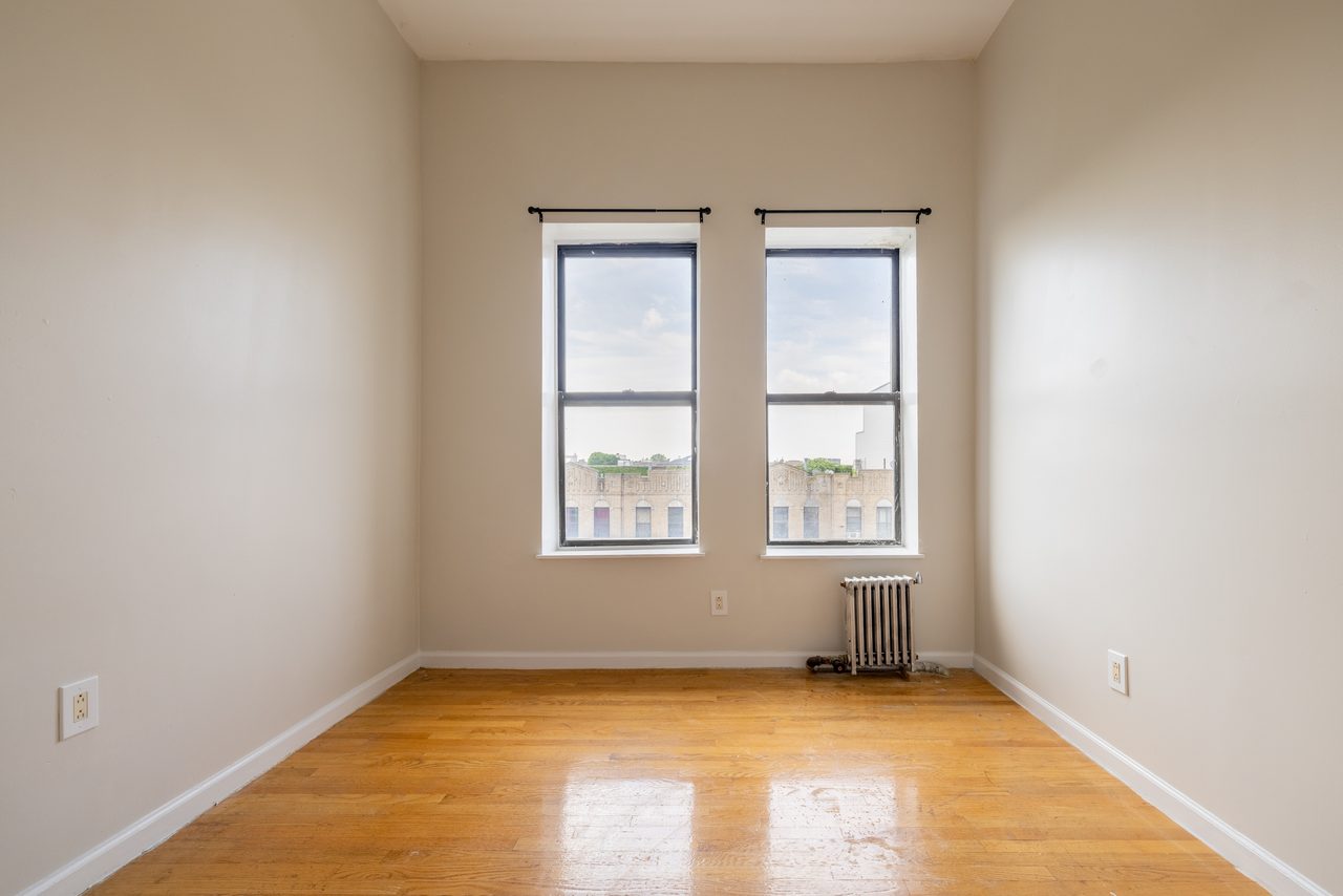 #1327: Crown Heights - Full Bedroom B - 16