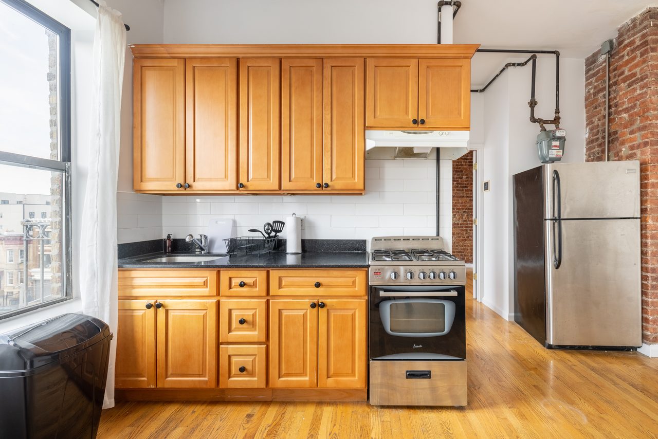 #1327: Crown Heights - Full Bedroom B - 10