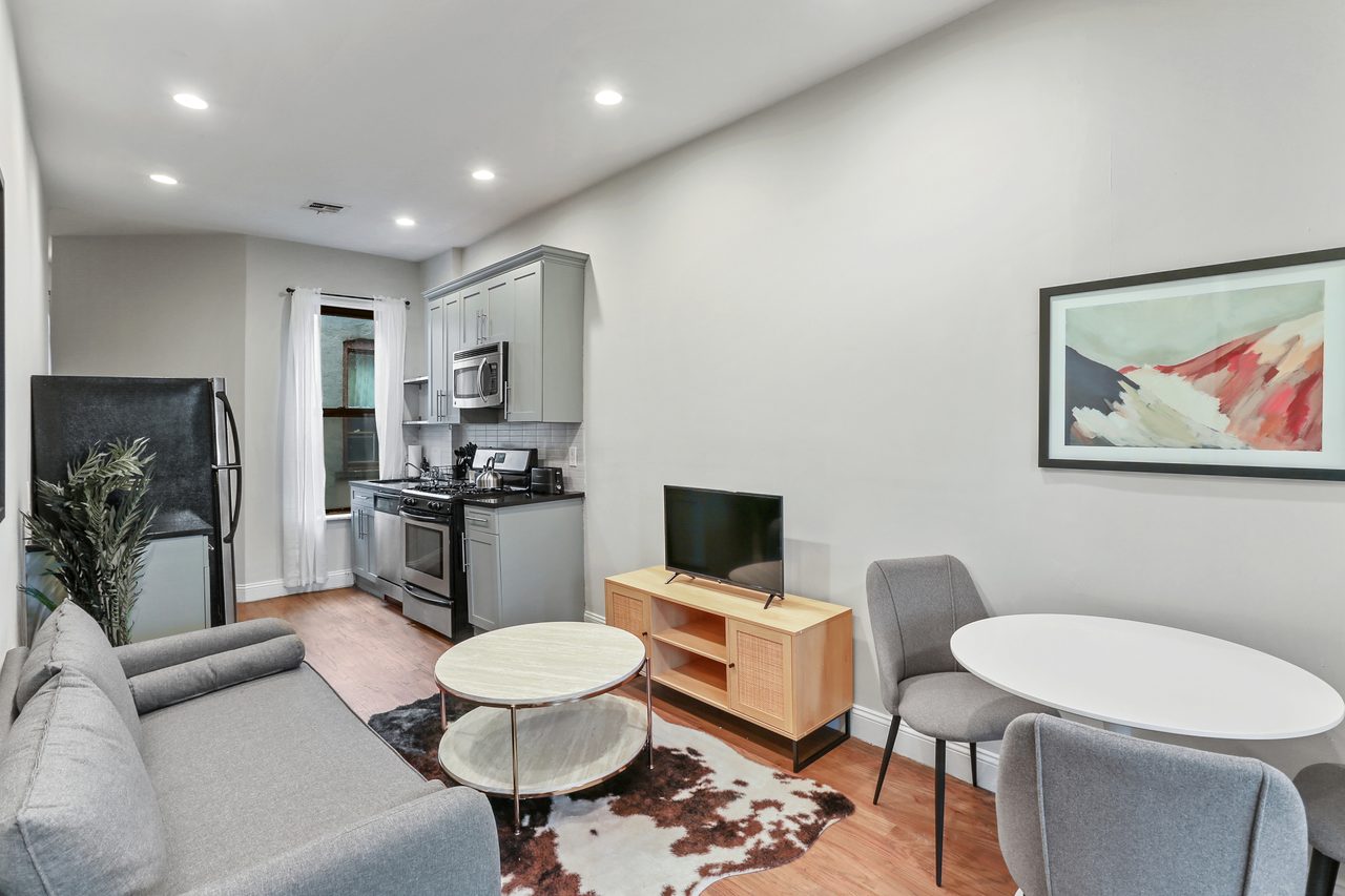  #960: Crown Heights - Full Bedroom A  -  #960: Crown Heights  - Gallery -  8