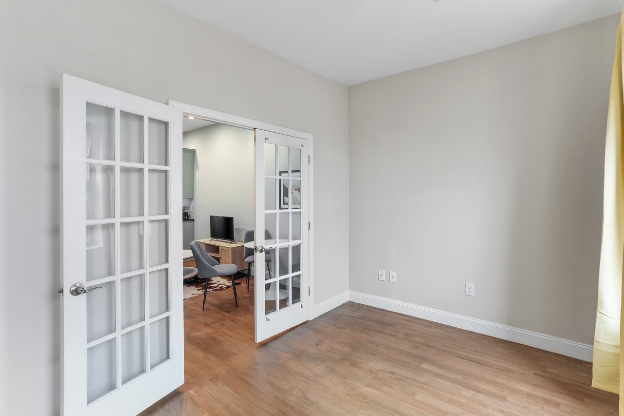  #960: Crown Heights - Full Bedroom A  -  #960: Crown Heights  - Gallery -  4