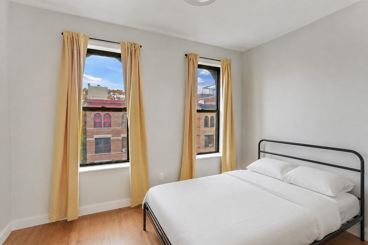#960: Crown Heights - Full Bedroom A - 14