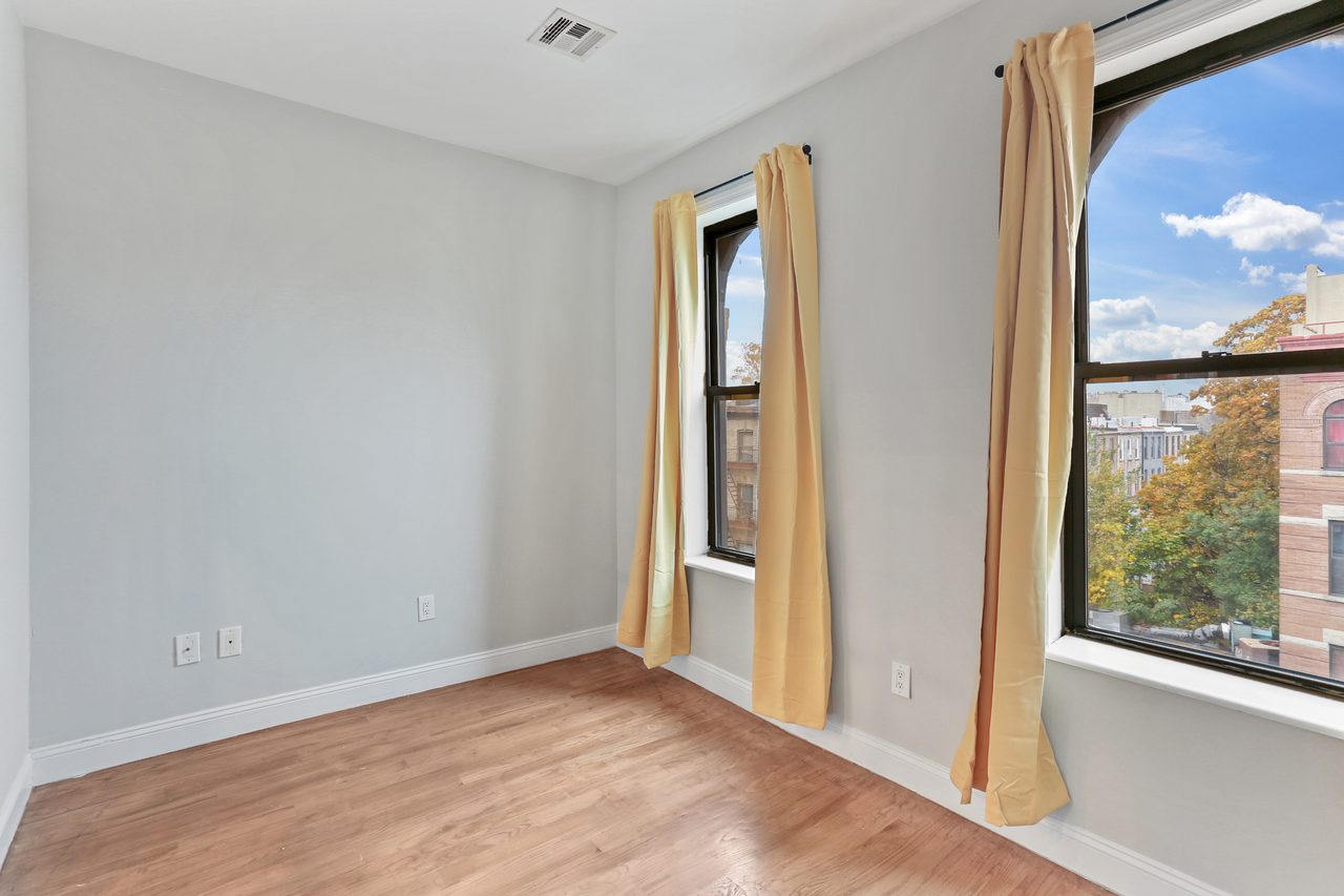  #960: Crown Heights - Full Bedroom A  -  #960: Crown Heights  - Gallery -  5