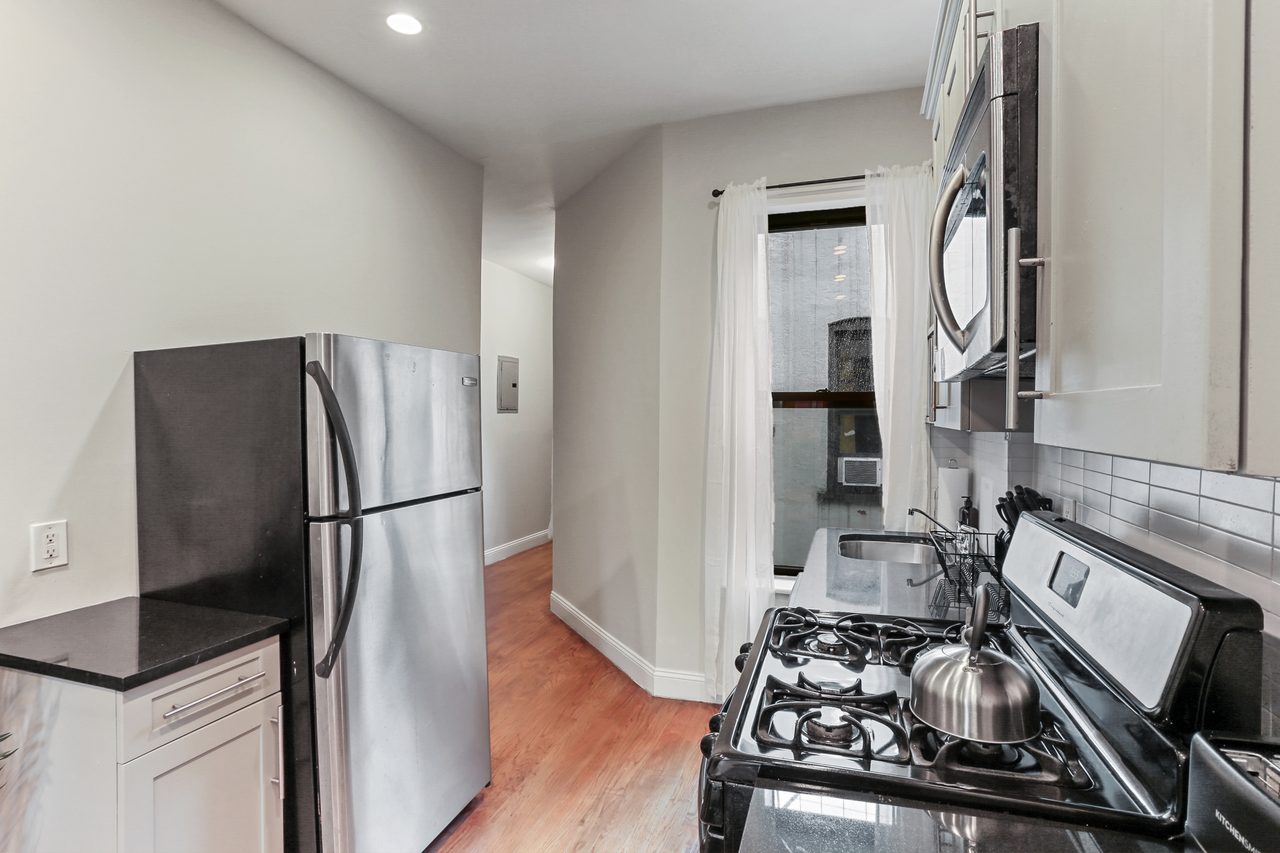  #960: Crown Heights - Full Bedroom B  -  #960: Crown Heights  - Gallery -  9