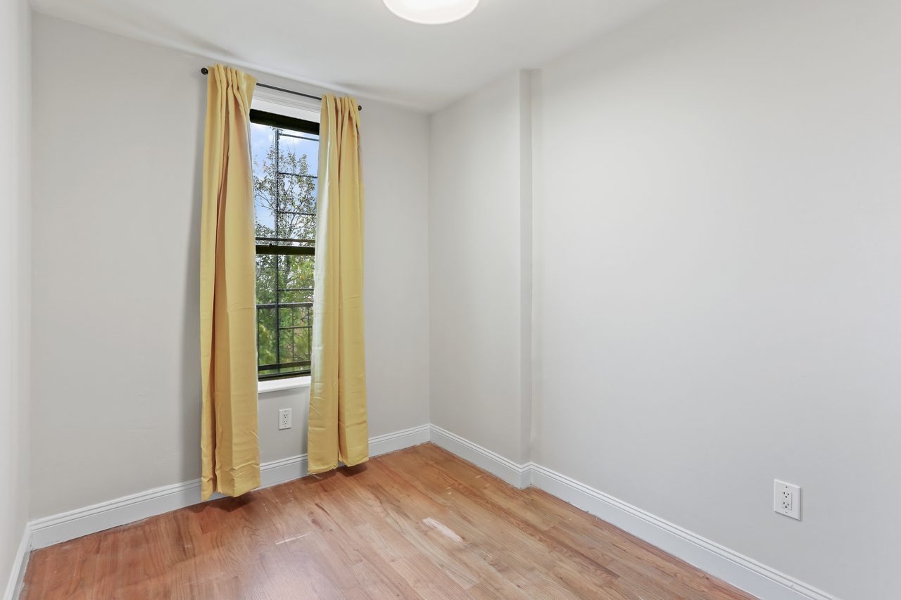  #960: Crown Heights - Full Bedroom C  -  #960: Crown Heights  - Gallery -  3