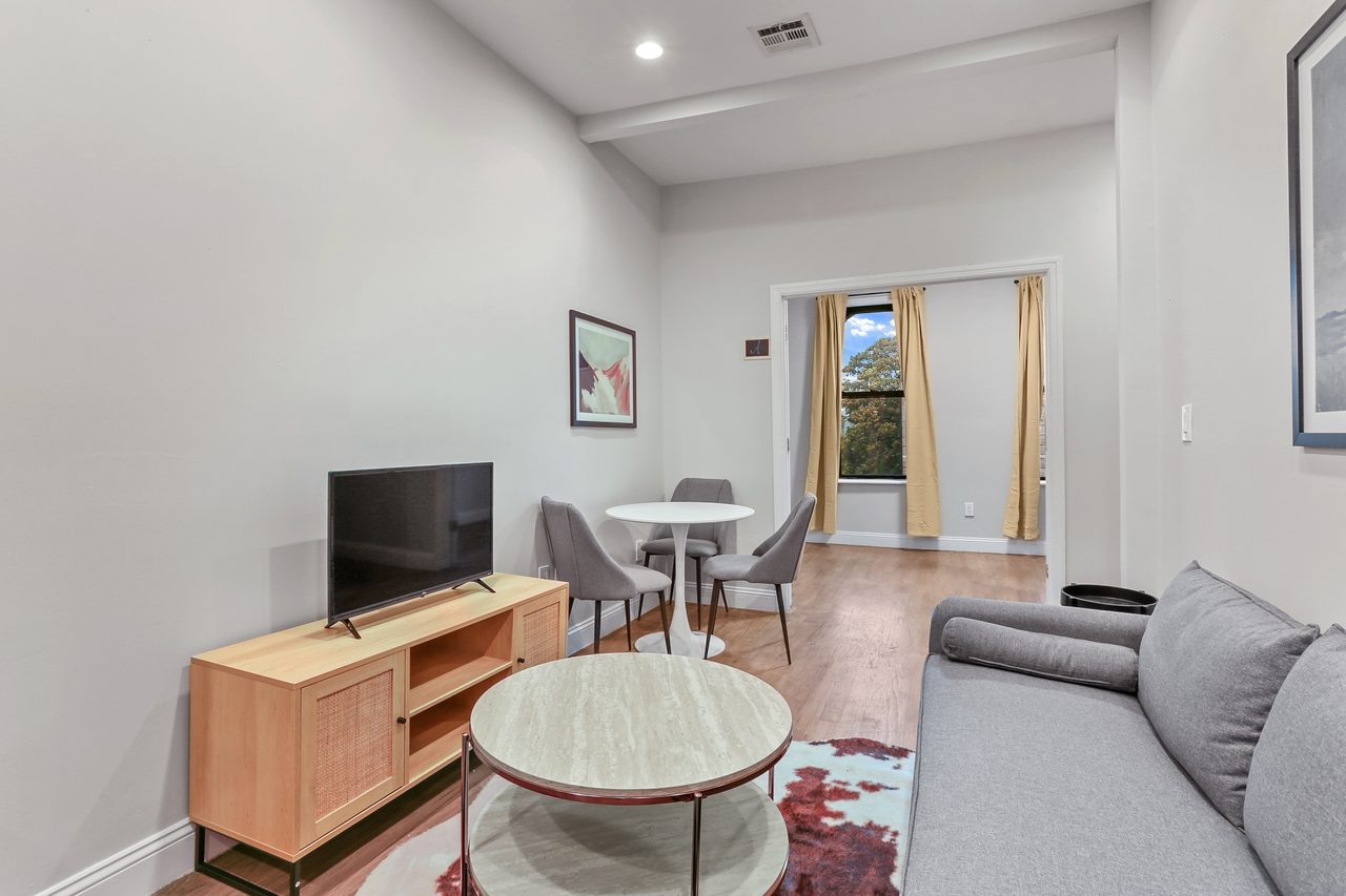  #960: Crown Heights - Full Bedroom C  -  #960: Crown Heights  - Gallery -  6
