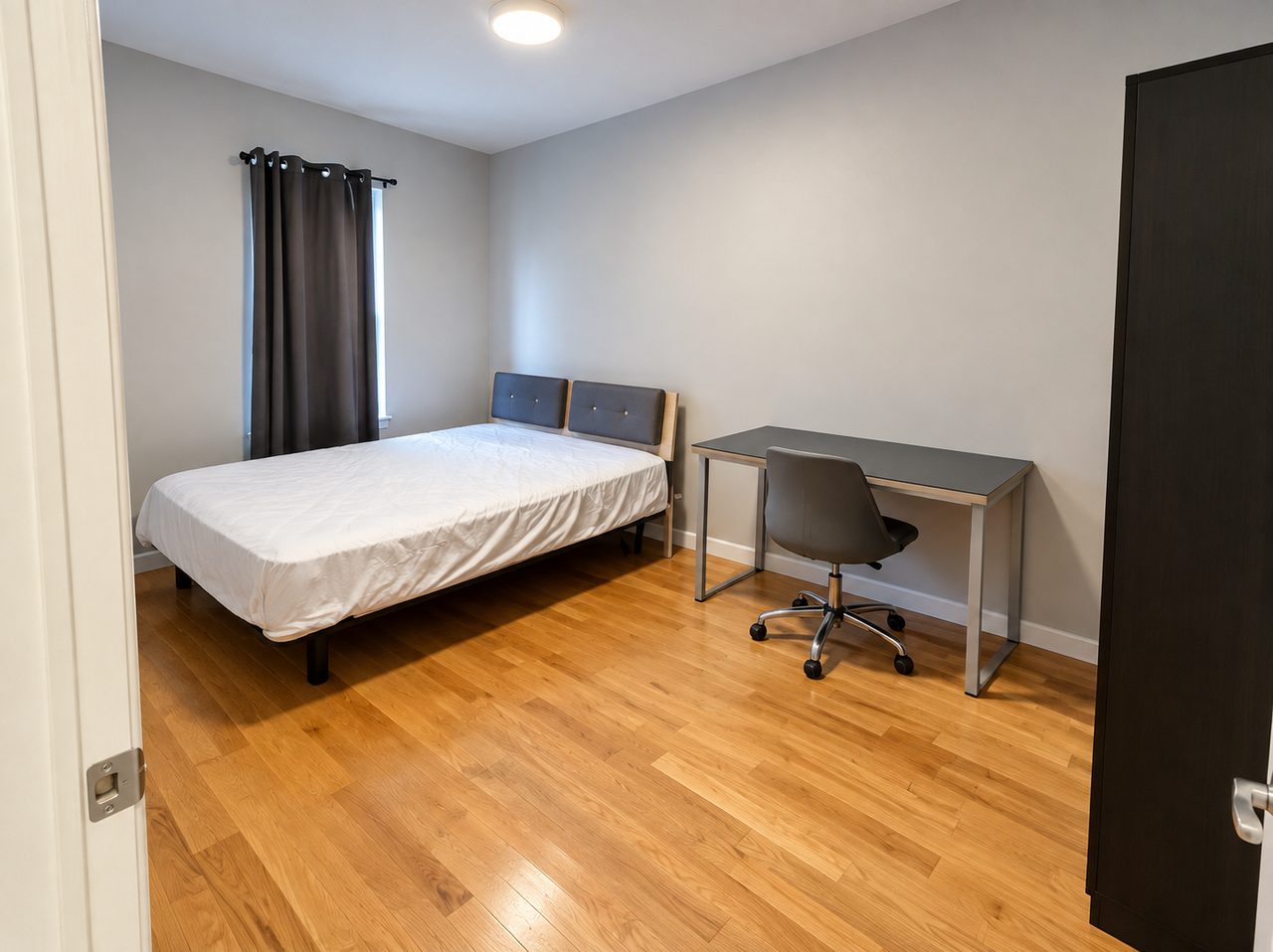 #1572: Prospect Lefferts Gardens - Queen Bedroom D - 1