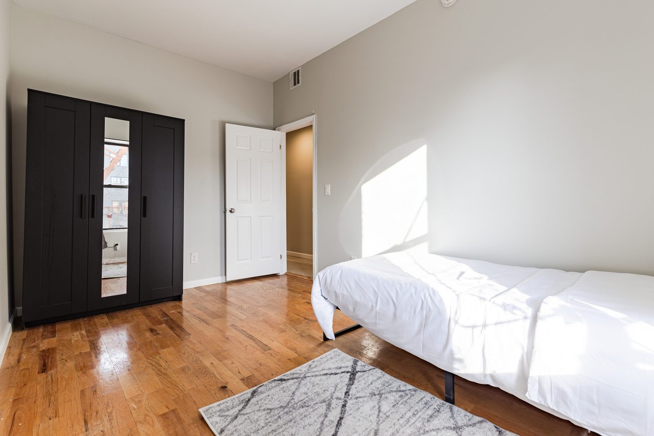 #1572: Prospect Lefferts Gardens - Queen Bedroom D - 2