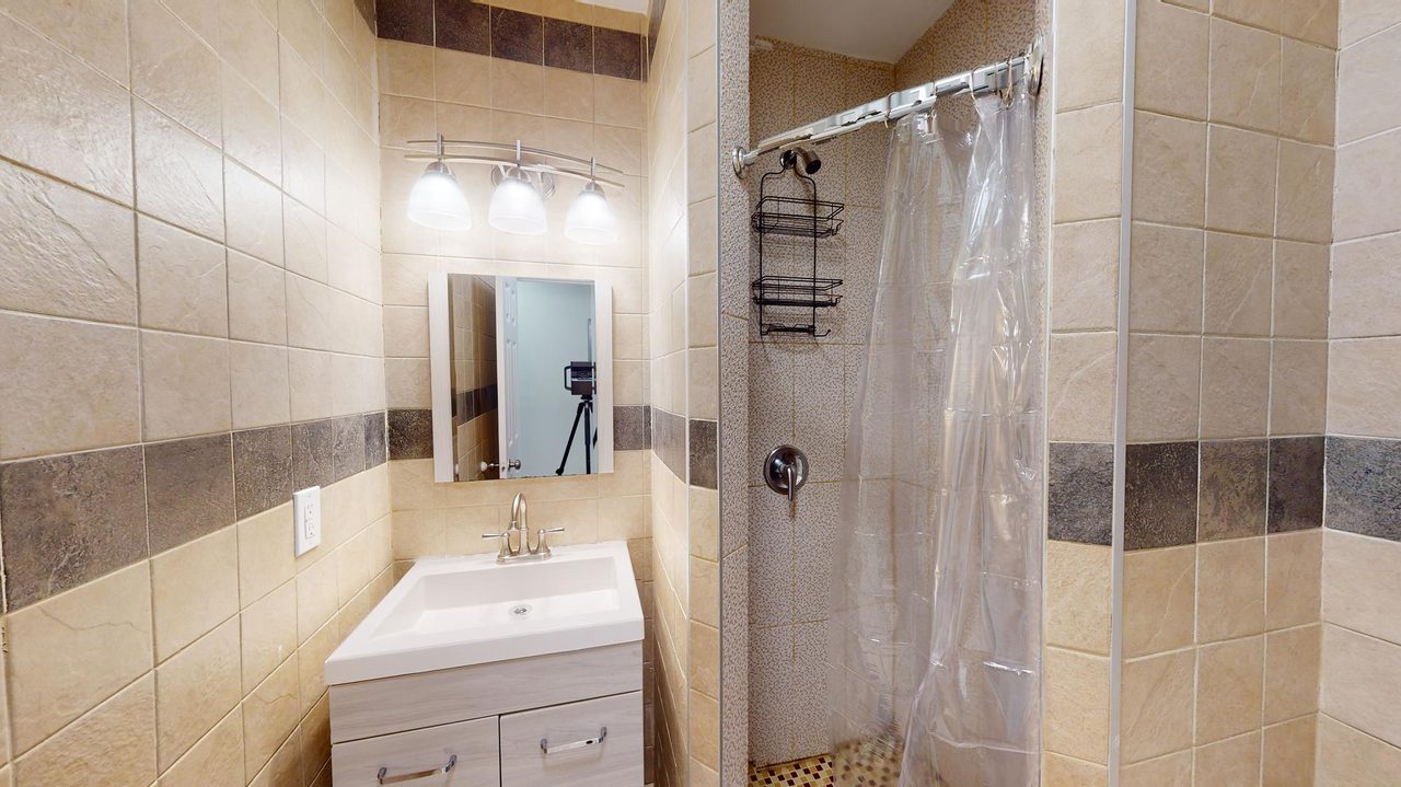  #1572: Prospect Lefferts Gardens - Full Bedroom B  -  #1572: Prospect Lefferts Gardens  - Gallery -  6