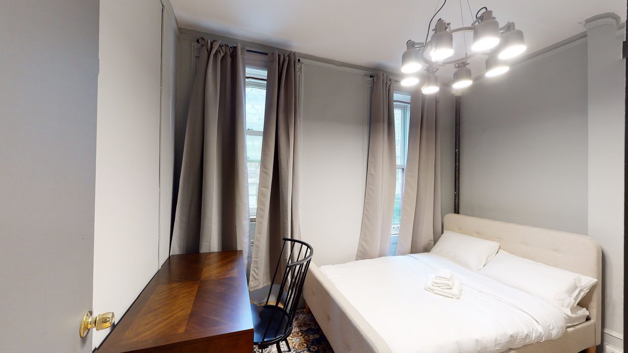  #386: Hell's Kitchen - Full Bedroom 2C  -  #386: Hell's Kitchen  - Gallery -  12