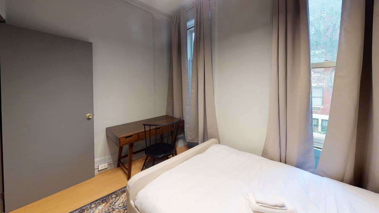  #386: Hell's Kitchen - Full Bedroom 2C  -  #386: Hell's Kitchen  - Gallery -  4