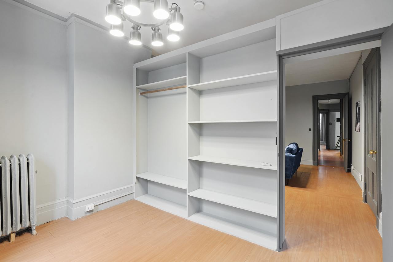 #386: Hell's Kitchen - Full Bedroom 2C - #386: Hell's Kitchen - Gallery - 2