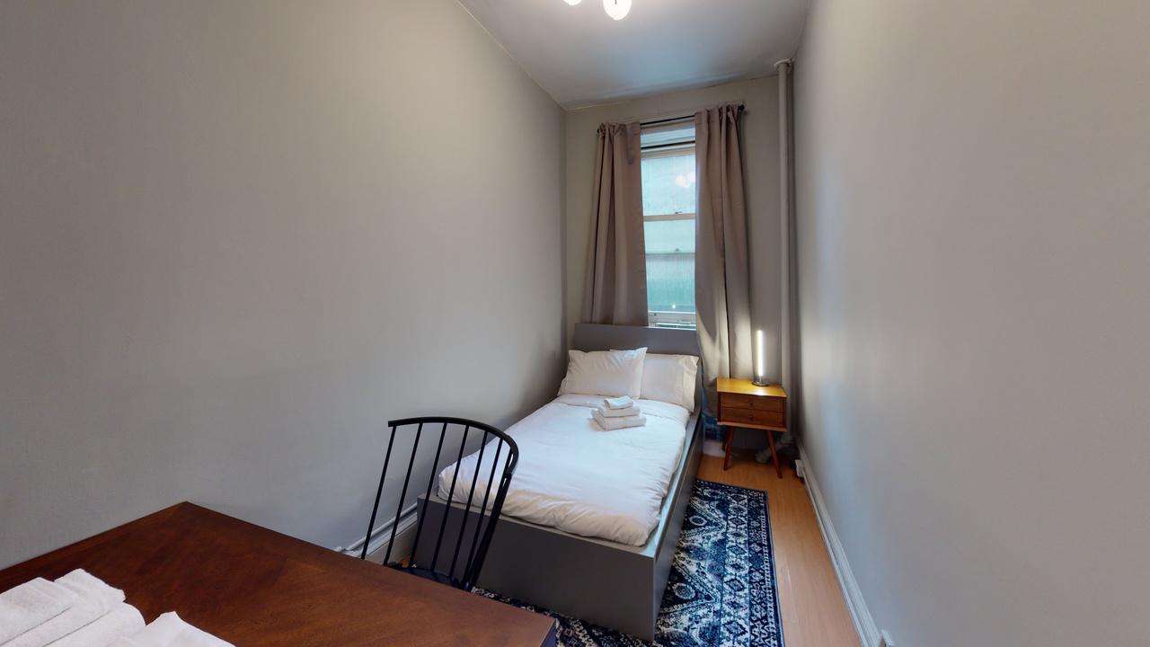 #386: Hell's Kitchen - Twin Bedroom 2D - #386: Hell's Kitchen - Gallery - 2