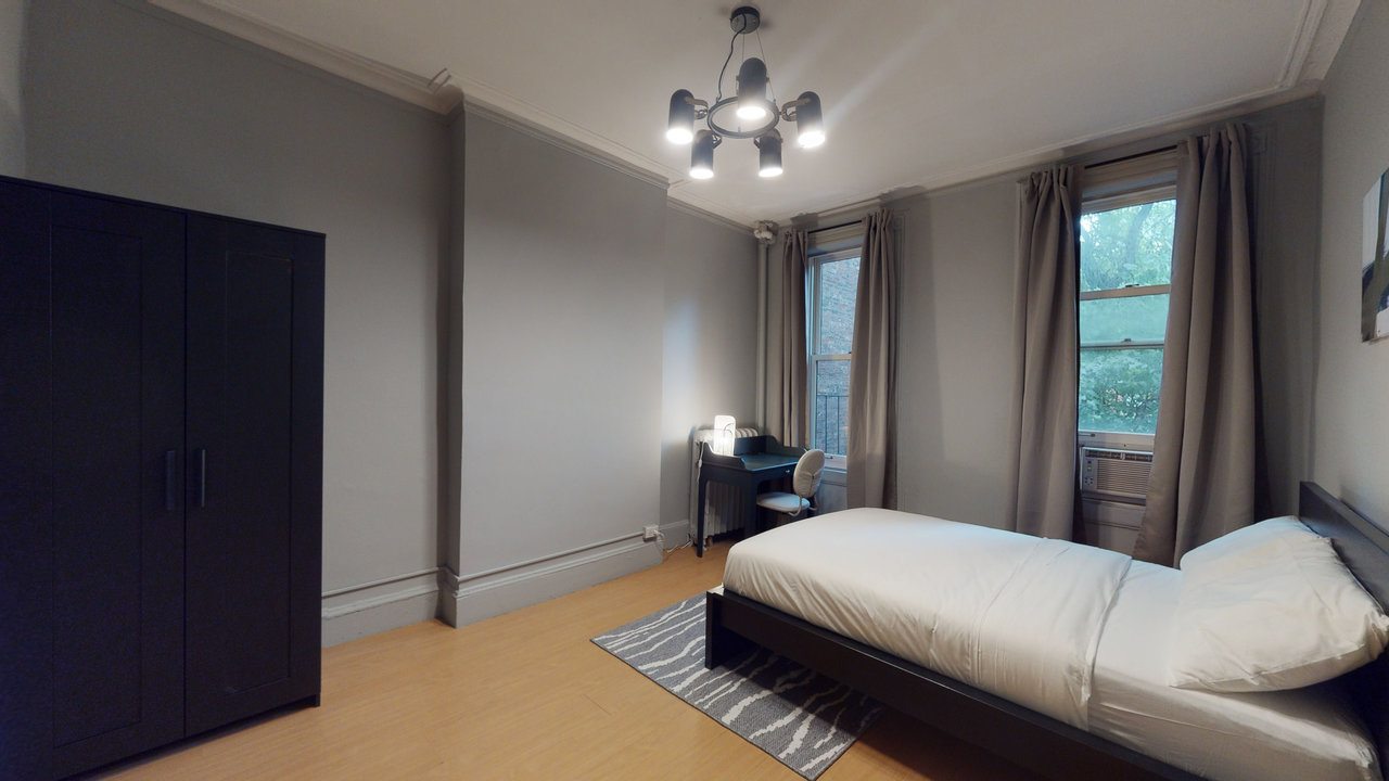  #386: Hell's Kitchen - Queen Bedroom 2A  -  #386: Hell's Kitchen  - Gallery -  13