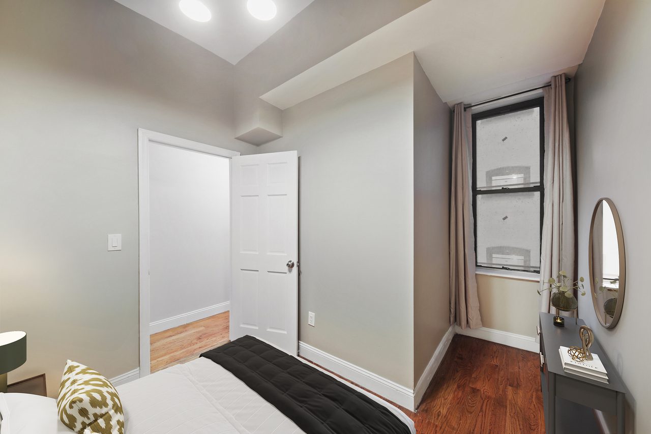 #956: Crown Heights - Full Bedroom C - #956: Crown Heights - Gallery - 8
