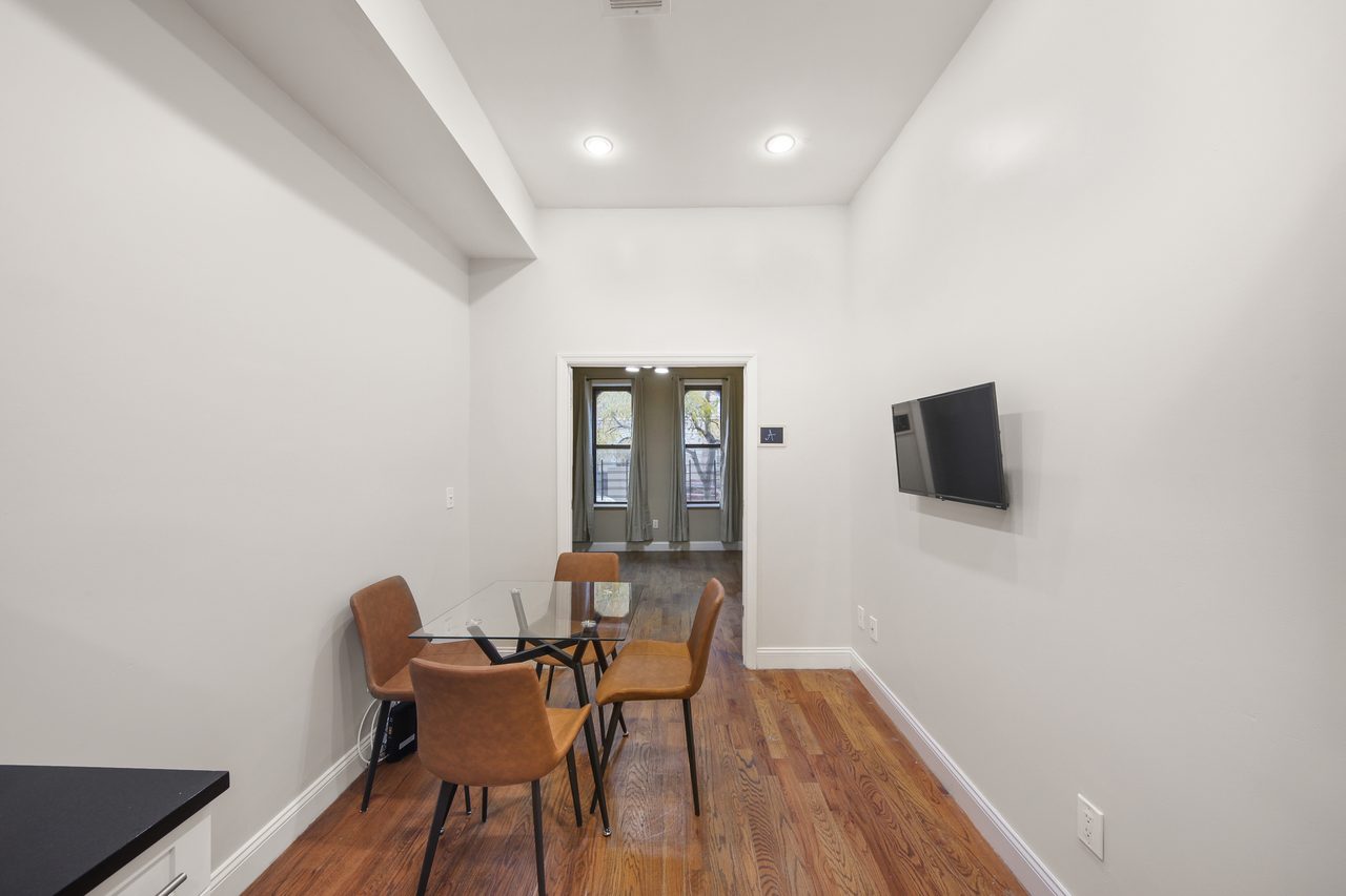 #956: Crown Heights - Full Bedroom C - #956: Crown Heights - Gallery - 3