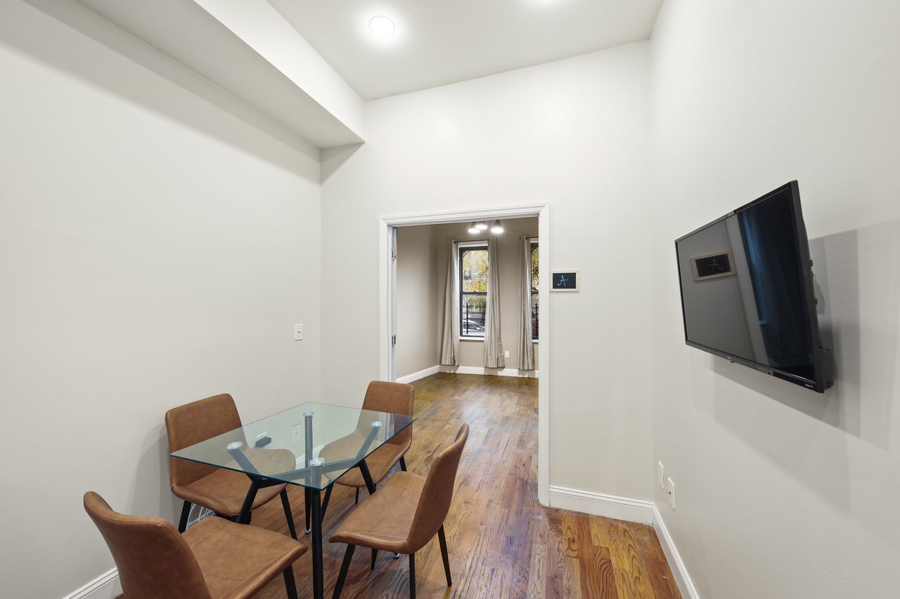 #956: Crown Heights - Queen Bedroom D - #956: Crown Heights - Gallery - 7