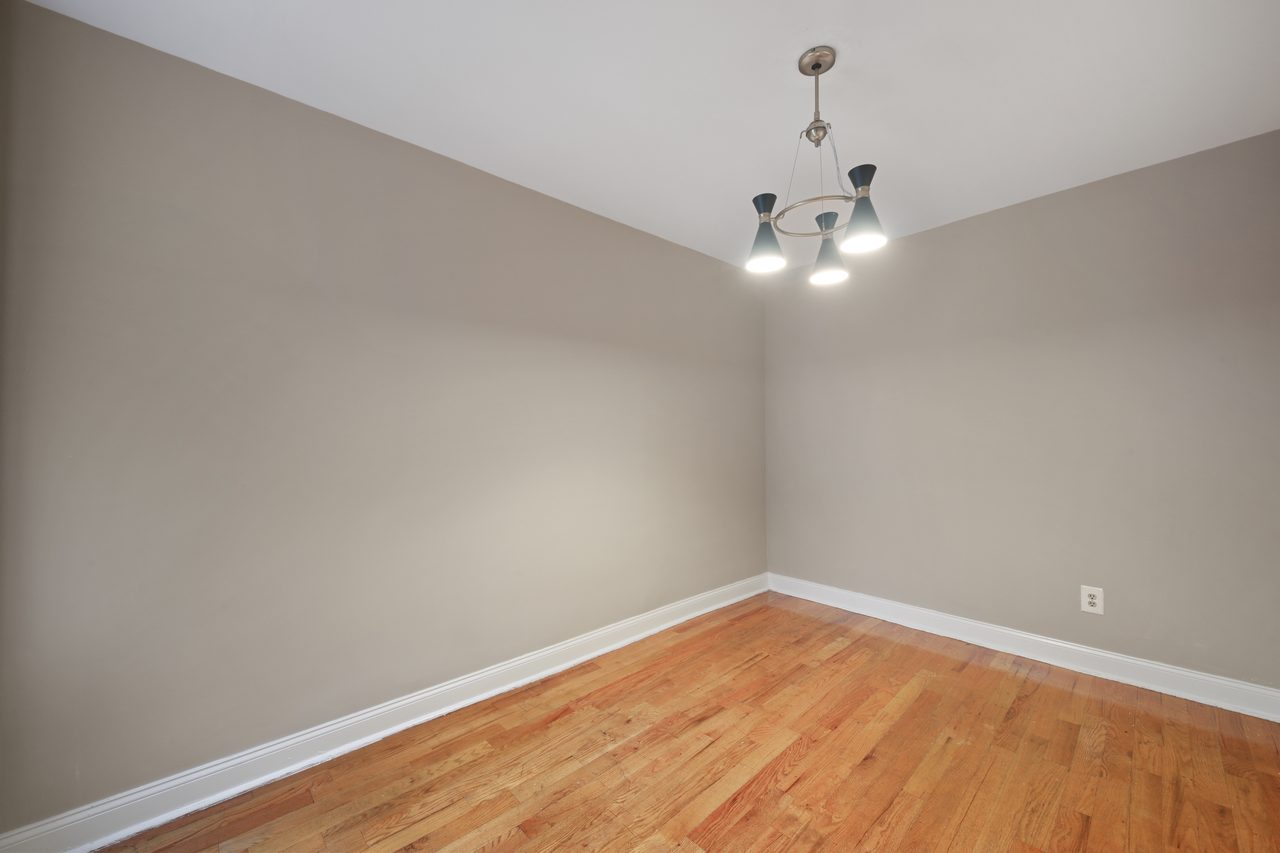 #805: Prospect Heights - Queen Bedroom B - 5