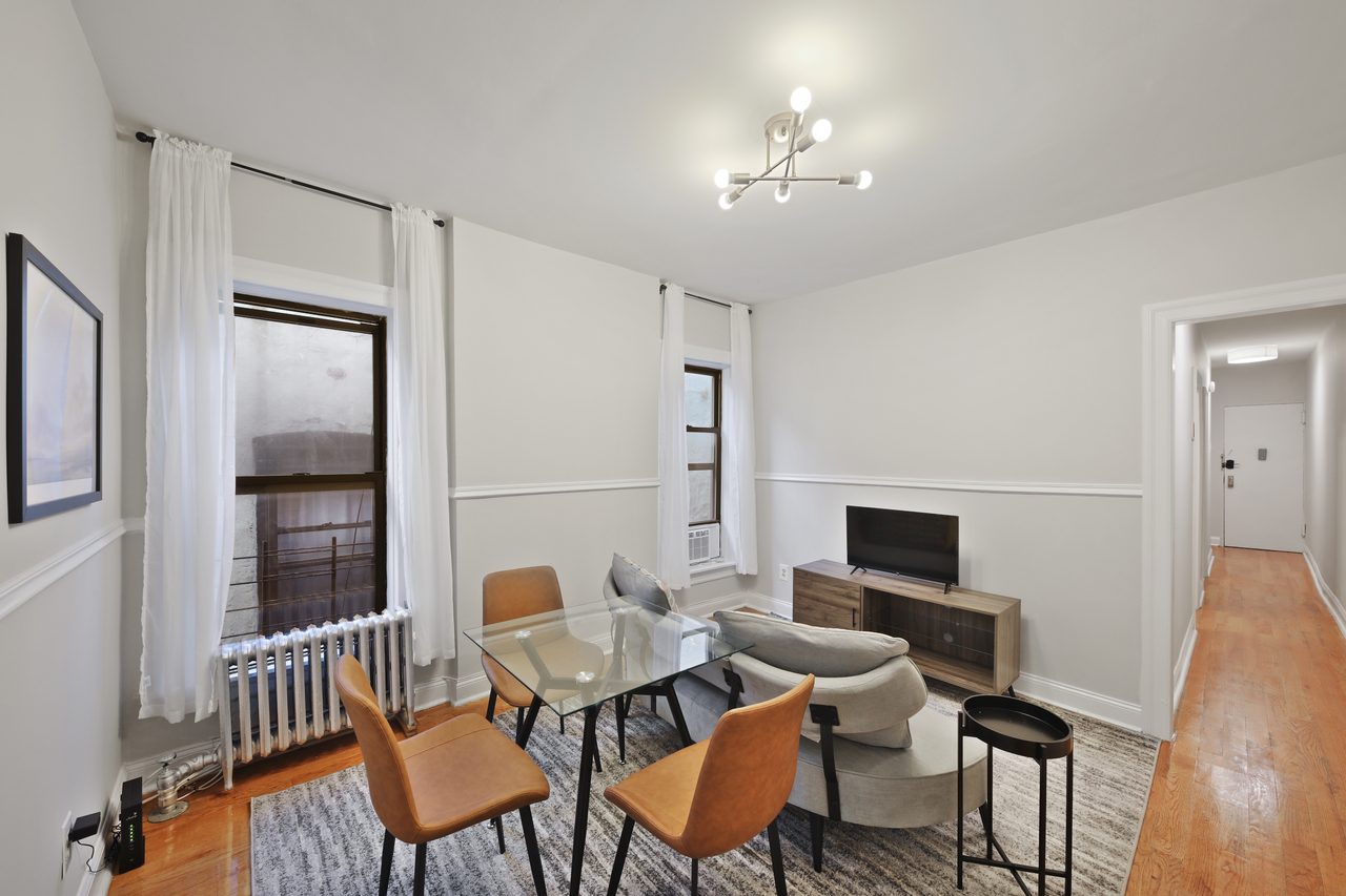 #805: Prospect Heights - Queen Bedroom B - 7