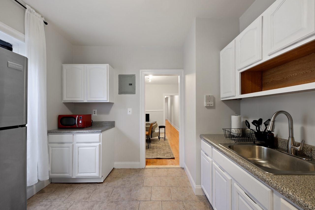 #805: Prospect Heights - Queen Bedroom A - 6