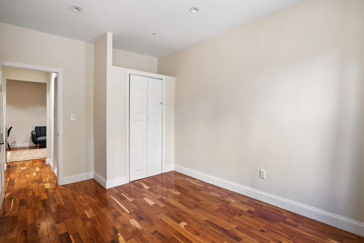 #844: East Harlem - Full Bedroom A - 12